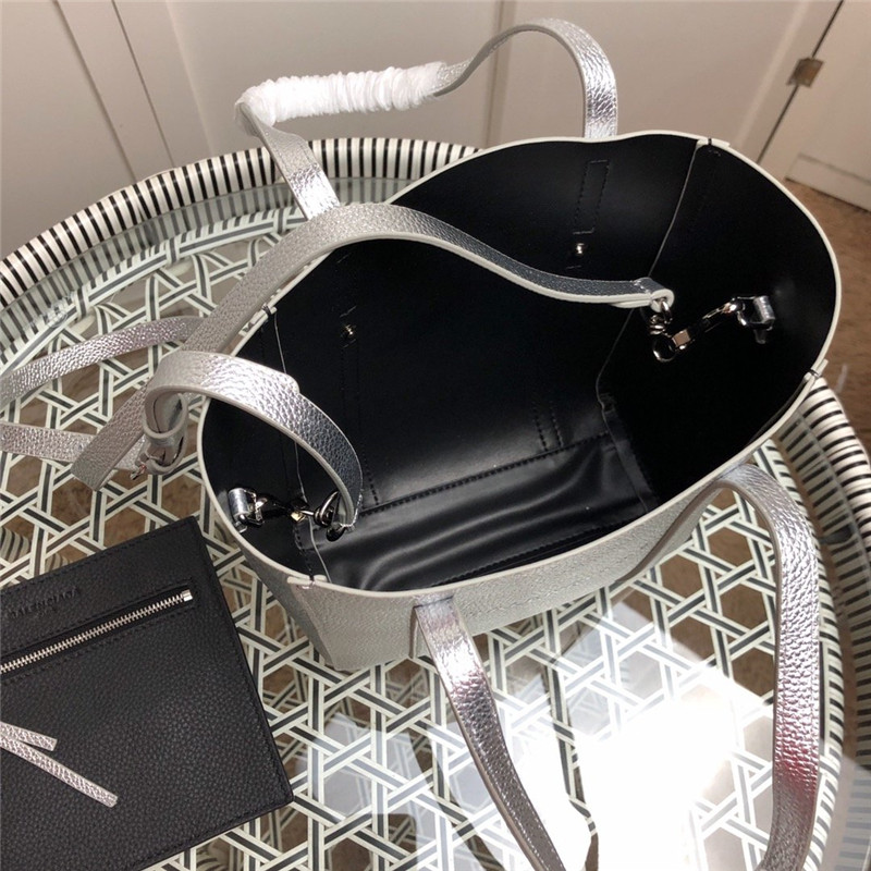 balenciaga tote bag small everyday replica bags - Image 6