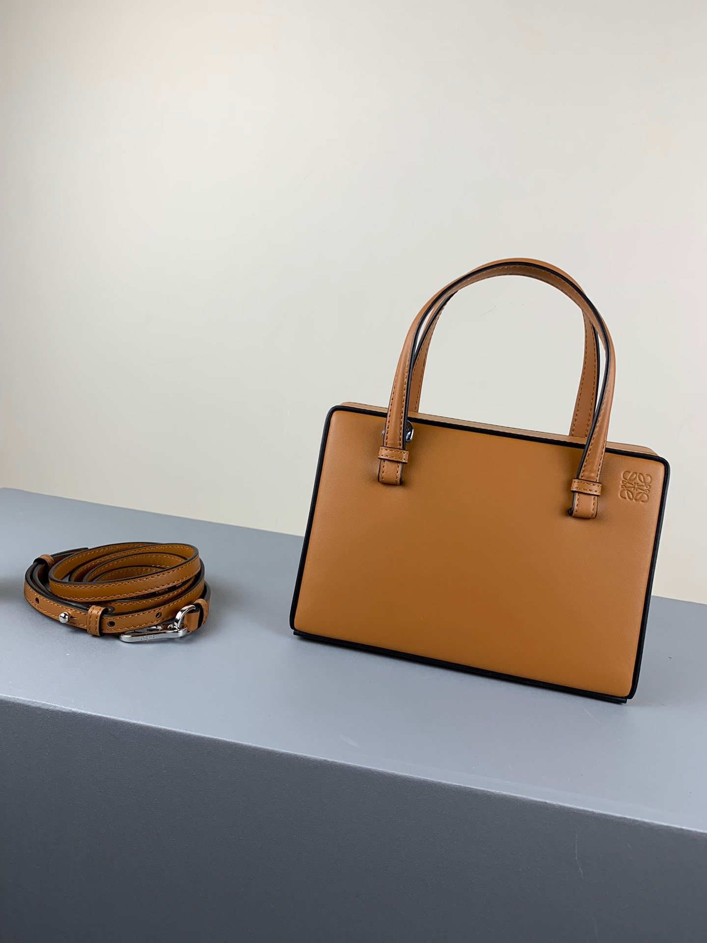 LOEWE Postal Bag Collection for woman - Image 2