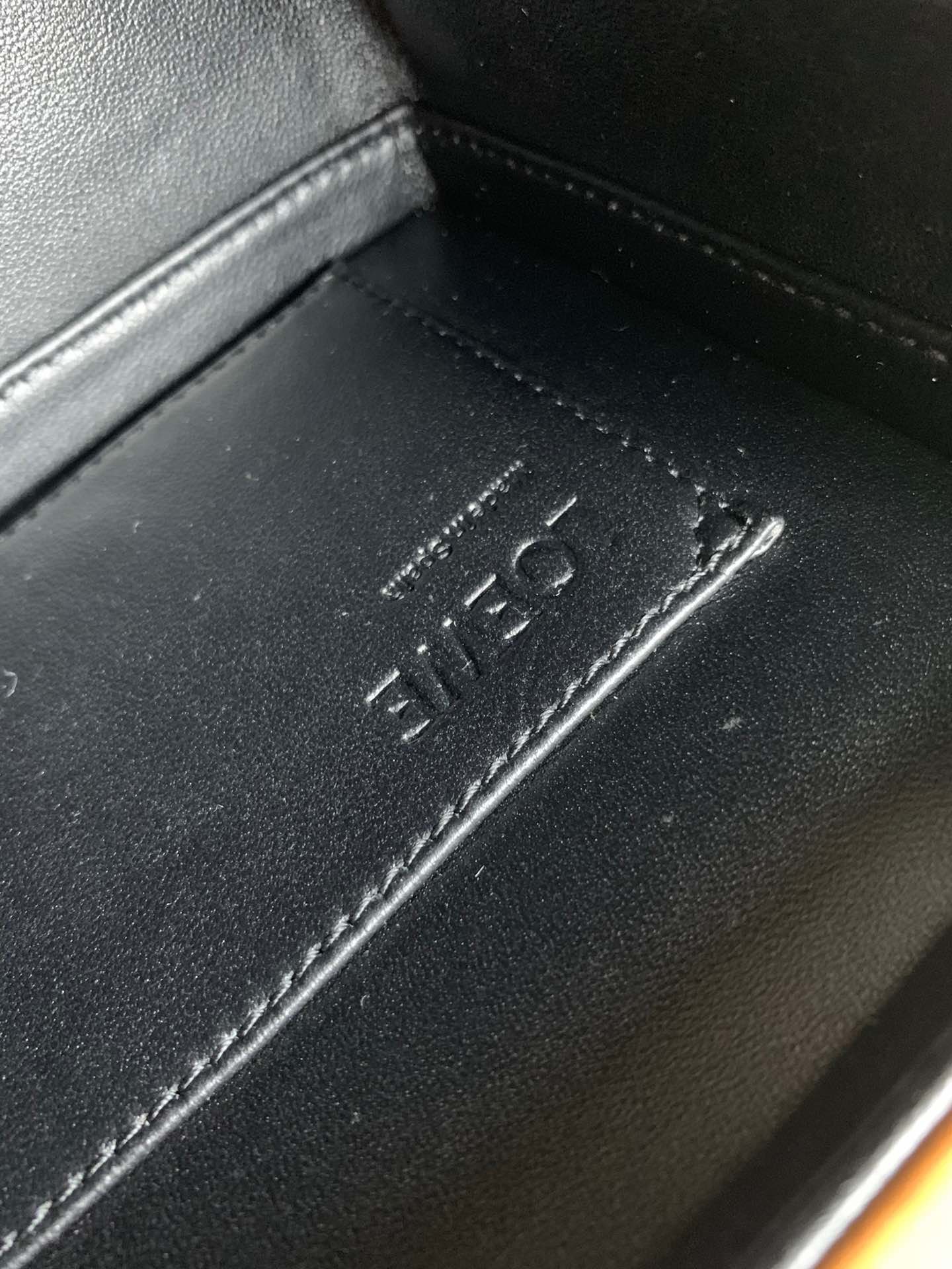 LOEWE Postal Bag Collection for woman - Image 3