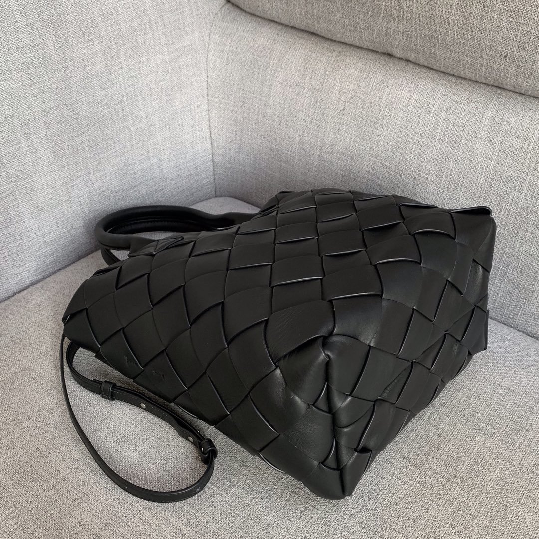BOTTEGA VENETA Leather Check Cabat Tote Bag in Black - Image 6