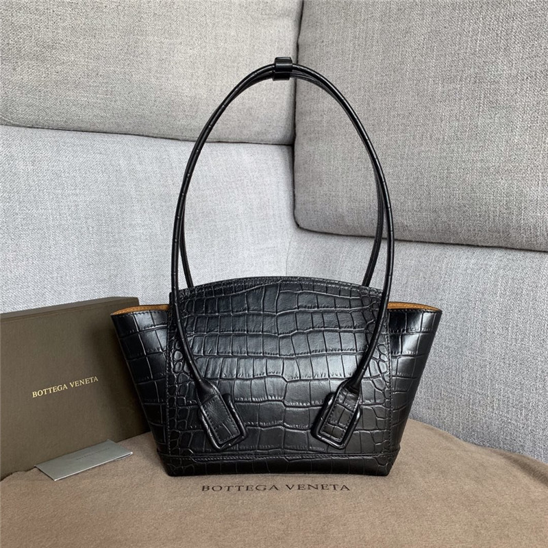 bottega veneta arco mini crocodile black - Image 2