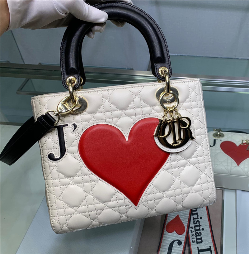 Dior love bag 2025