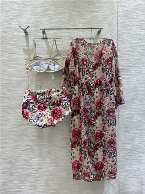 Three-piece vacation swimsuit - Image 9