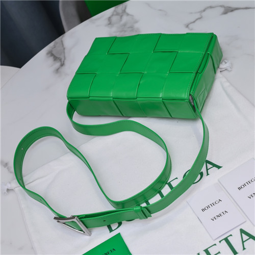 bottega veneta bv cassette bag - Image 3