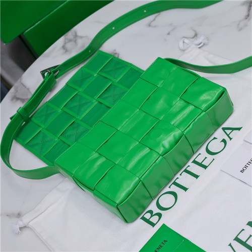 bottega veneta bv cassette bag - Image 8