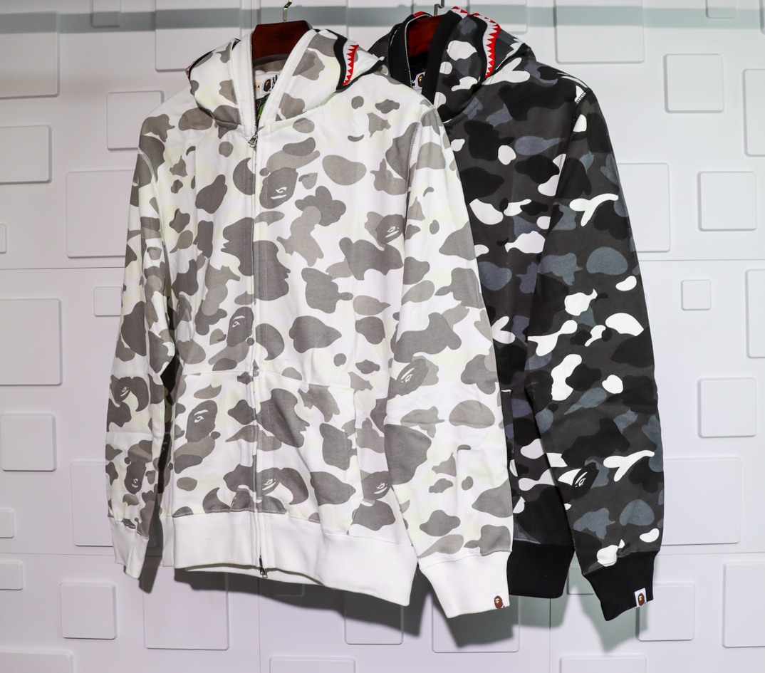 A BATHING APE BAPE SHARK 1ST CAMO DOUBLE HOODIE - Image 2