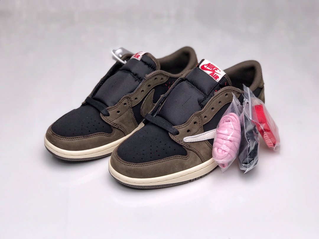 Jordan travis scott replica sale