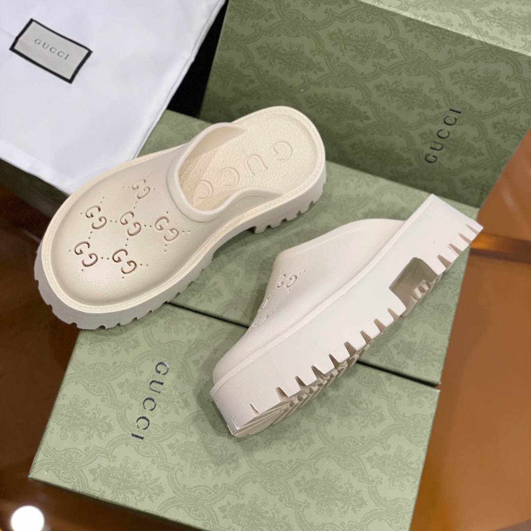 Gucci GG Slides