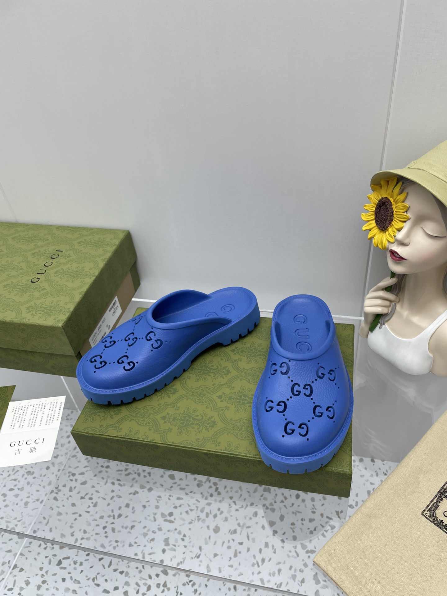 Gucci GG Slides Cave Slippers are versatile couple slippers blue - Image 3