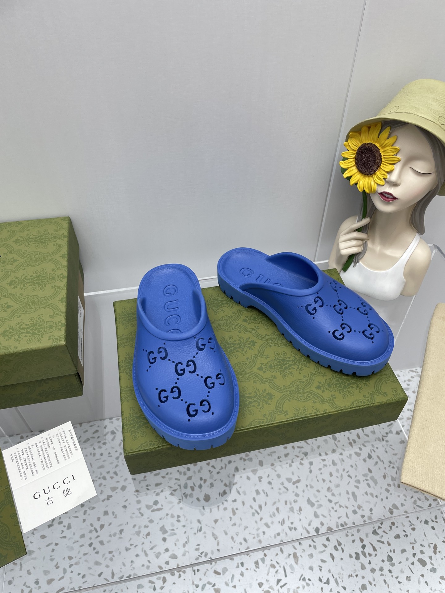 Gucci GG Slides Cave Slippers are versatile couple slippers blue - Image 4