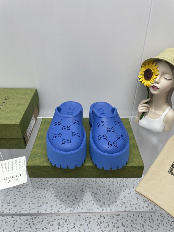 Gucci GG Slides perforated carved shoes blue
